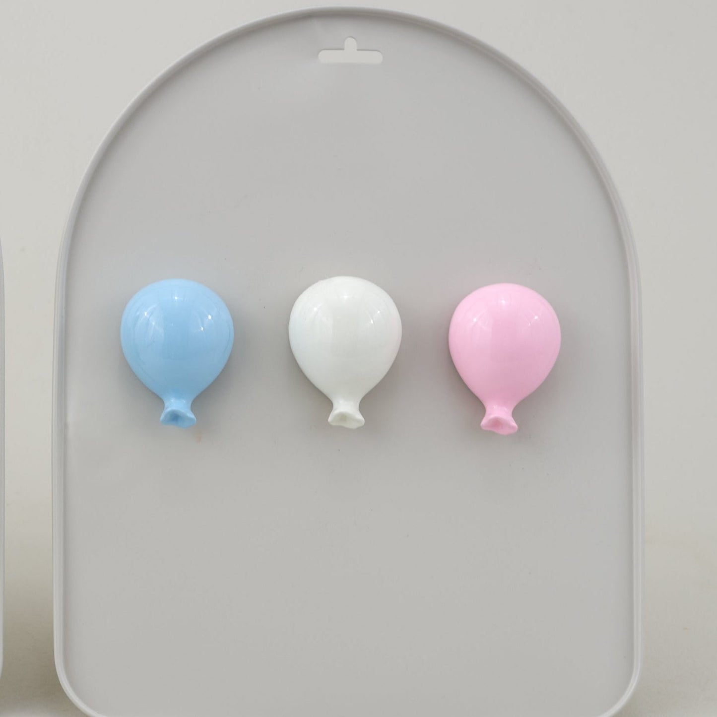 Aimant de marque-place pour faveurs, étoiles de ballons assorties