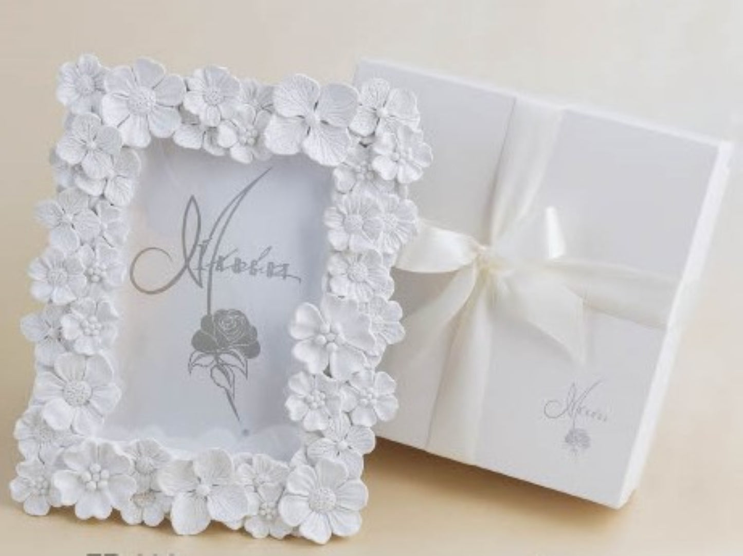 Large Margot Flower Photo Holder Favor 